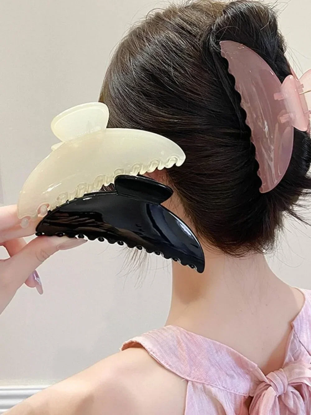 Large Nonslip Hair Claw Clip for Women - Strong Hold, Comfortable, Fashion